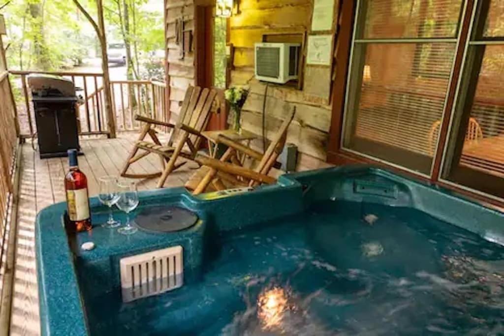 Cozy Cabin: River View With Hot Tub ダロネガ エクステリア 写真