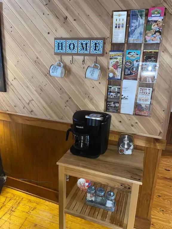 Cozy Cabin: River View With Hot Tub ダロネガ エクステリア 写真